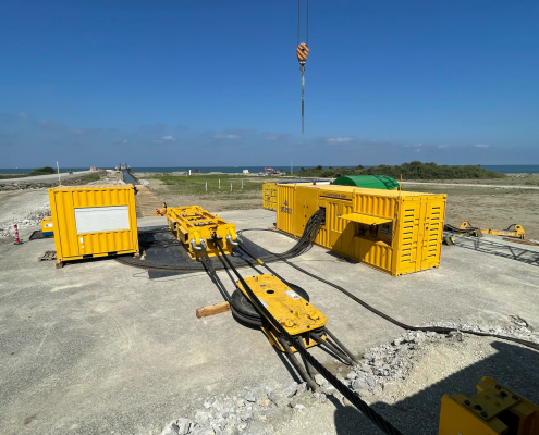 Installed linear winch spread with equalising sheave and control room
